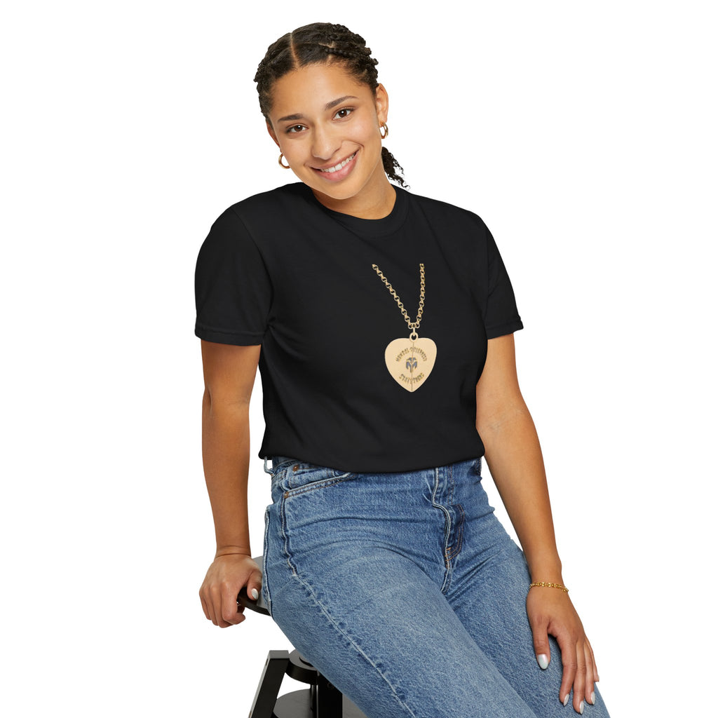Heart Locket Necklace Graphic T-Shirt — Vintage Gold Pendant Tee